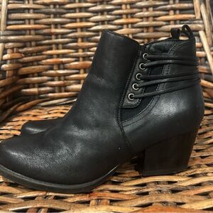 BareTraps Black Ankle Booties in size 6.5. Great condition